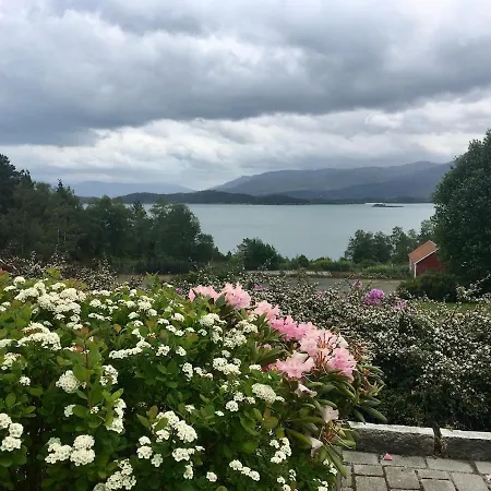 Gjestgiverier Brandøy Misjons- Og Konferansesenter *