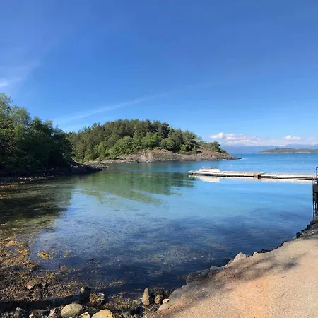 Brandøy Misjons- Og Konferansesenter Gjestgiverier Haugsgjerd